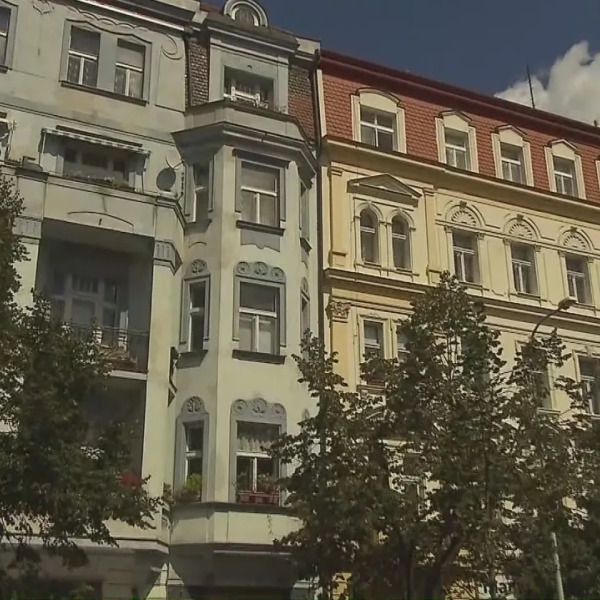 Průměrná sazba hypoték dál roste. Poptávka po bytech i rekreačních objektech je menší