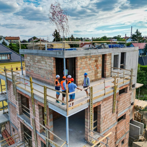 ВОЗВЕДЕНИЕ “GLAJCHY“ В КИИХ (KYJÍCH)